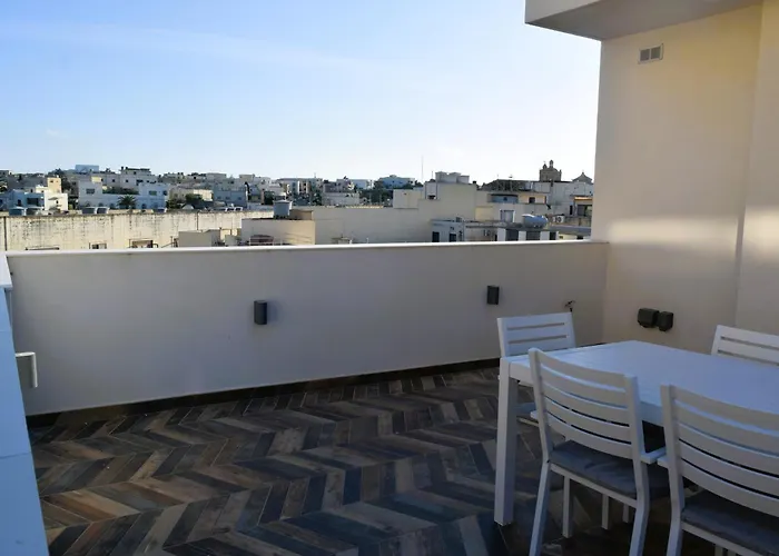 Two Bedroom Loft Apartment With Outdoor Area, Served With Lift