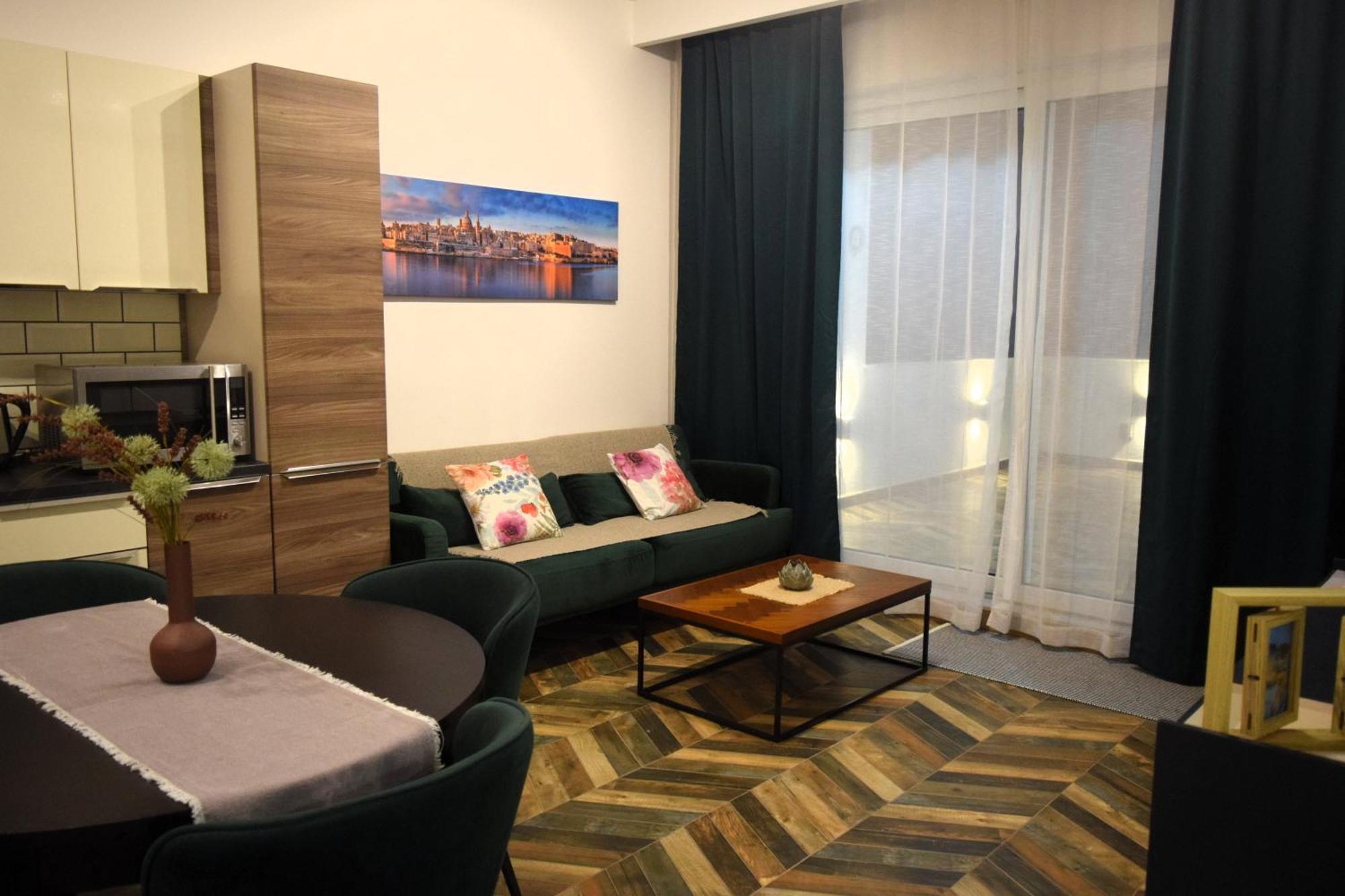Apartment Two Bedroom Loft With Outdoor Area, Served With Lift