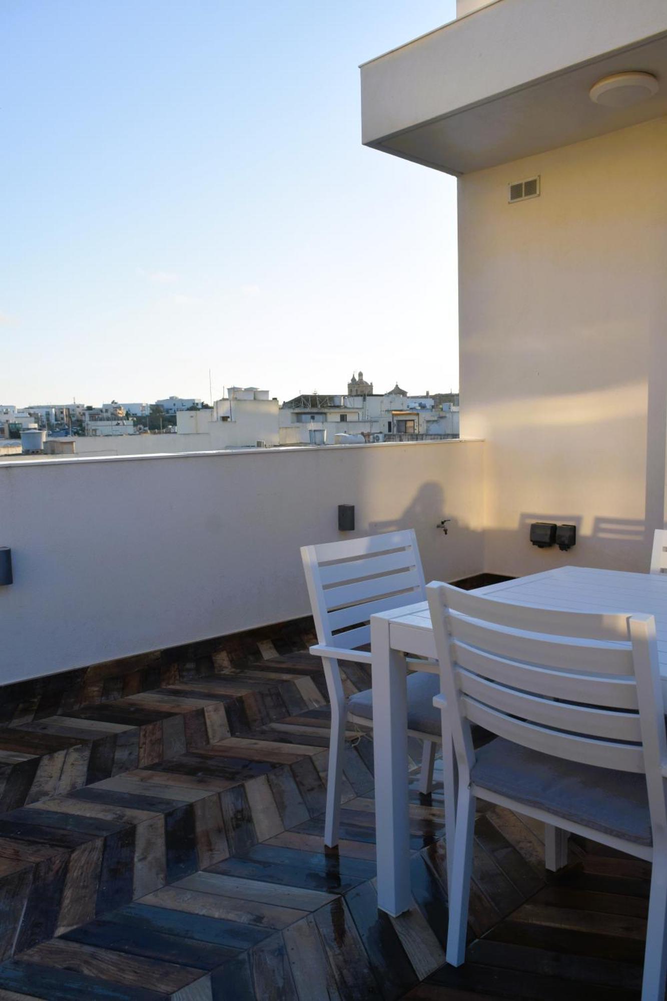 Two Bedroom Loft With Outdoor Area, Served With Lift *