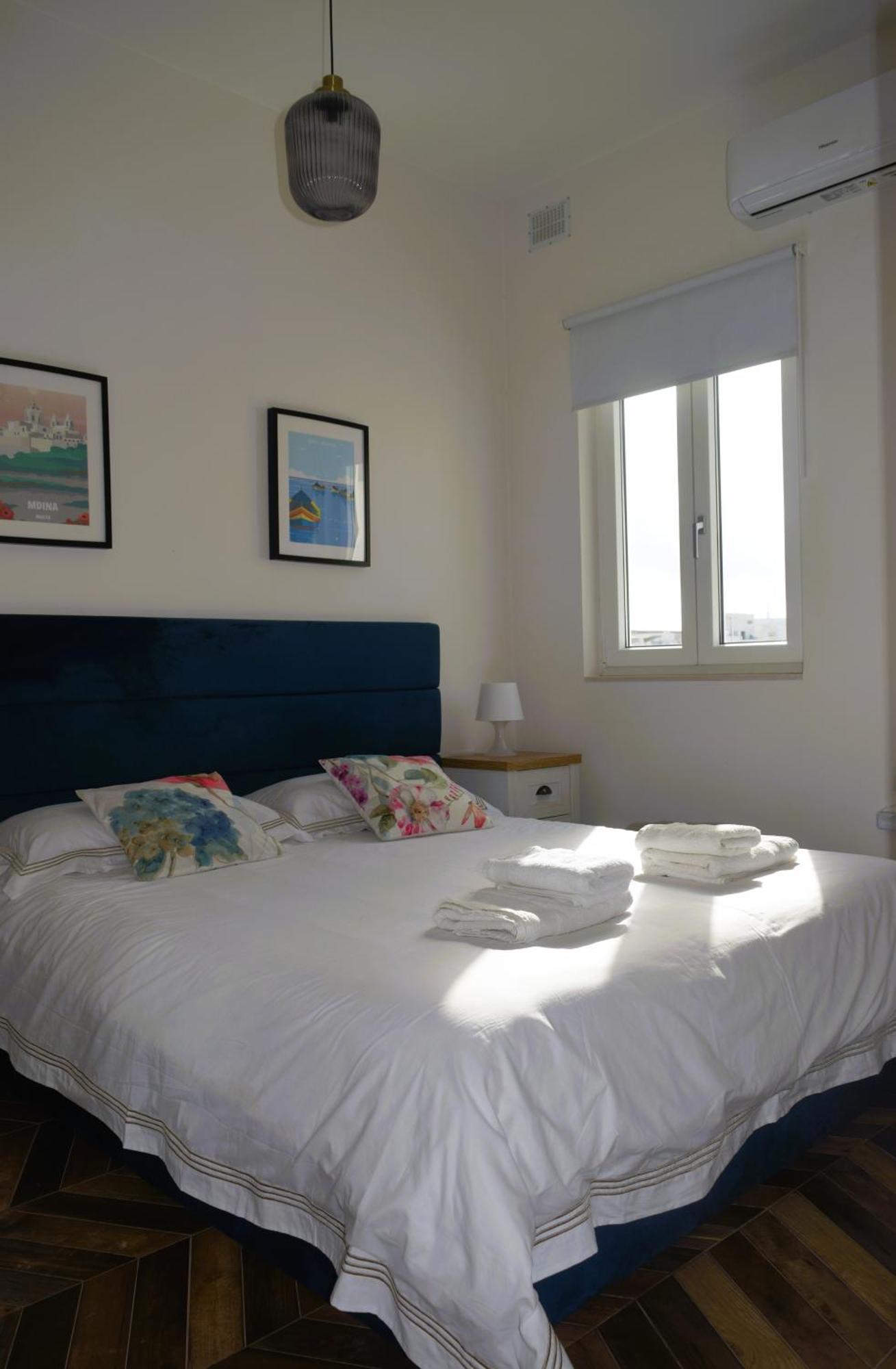 Two Bedroom Loft With Outdoor Area, Served With Lift Apartment *